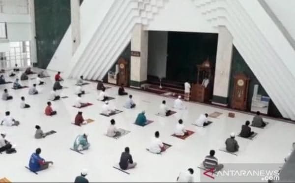 Bacaan Bilal Sholat Jum`at Lengkap dengan Panduan dan Doanya Bacaan Bilal Sholat Jum`at Lengkap dengan Panduan dan Doanya