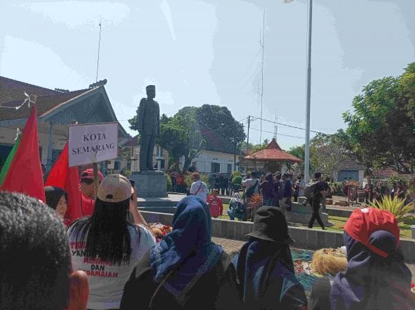 Ganjar Pranowo Disebut Relawan Jari Tangan Anak Gorong-gorong, Ini artinya Ganjar Pranowo Disebut Relawan Jari Tangan Anak Gorong-gorong, Ini artinya