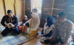 Kapolres Aceh Singkil dan Istri Kunjungi Bayi Alami Gizi Buruk, Berikan Bantuan