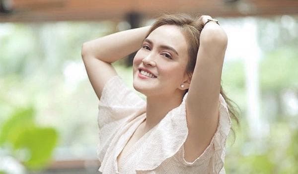 6 Artis Cantik yang Pernah Jadi Model Video Klip Sheila On 7, Nomor 4 Istri Sang Vokalis 6 Artis Cantik yang Pernah Jadi Model Video Klip Sheila On 7, Nomor 4 Istri Sang Vokalis