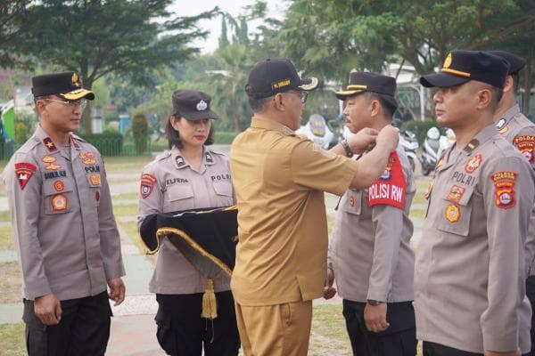 Polisi RW Kota Cilegon Dideklarasikan, Polda Banten Minta Polisi Lebih Dekat Dengan Masyarakat Polisi RW Kota Cilegon Dideklarasikan, Polda Banten Minta Polisi Lebih Dekat Dengan Masyarakat