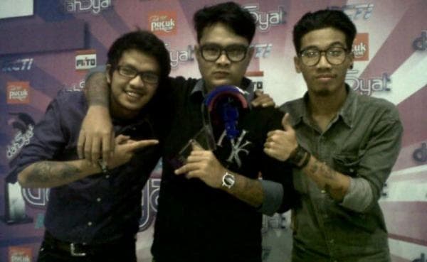 Lirik Lagu dan Chord Gitar Sekuat Hatimu - Last Child: Peluklah Lelah Jiwaku Mama Lirik Lagu dan Chord Gitar Sekuat Hatimu - Last Child: Peluklah Lelah Jiwaku Mama