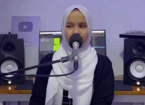 Masya Allah, Putri Ariani Fasih Baca Al-Quran Braille dengan Suara Merdu