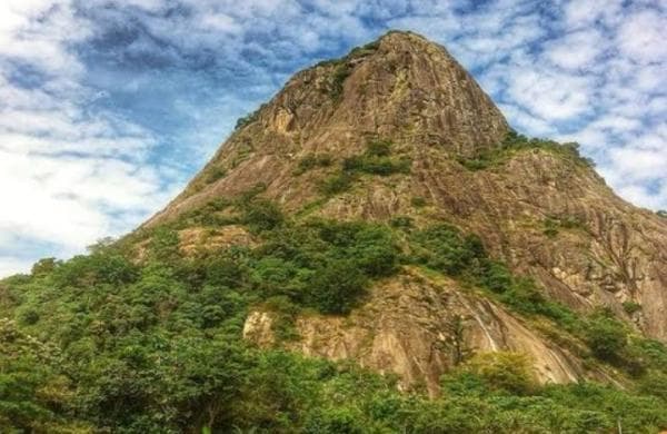Mitos Gunung Parang, Gunung Purba yang Menyimpan Sejuta Misteri Menyeramkan Mitos Gunung Parang, Gunung Purba yang Menyimpan Sejuta Misteri Menyeramkan