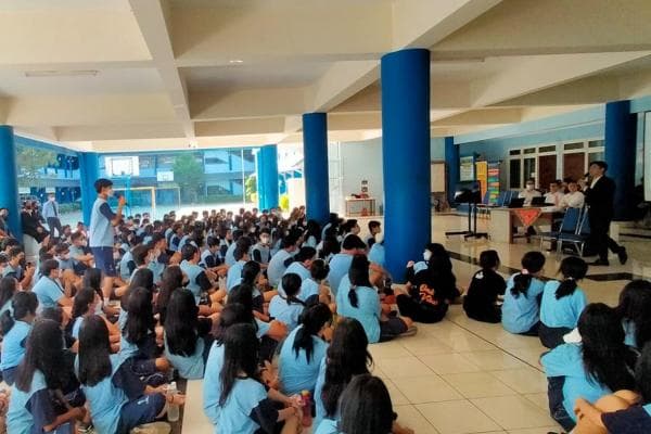 SMA St Carolus Datangkan Content Creator Steven Wongso dan Selebgram Traveller Ken Sugijanto SMA St Carolus Datangkan Content Creator Steven Wongso dan Selebgram Traveller Ken Sugijanto