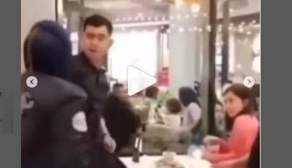 Viral! Istri Sah Hajar Suami Selingkuh dengan Wanita Lain di Mal Pontianak Viral! Istri Sah Hajar Suami Selingkuh dengan Wanita Lain di Mal Pontianak
