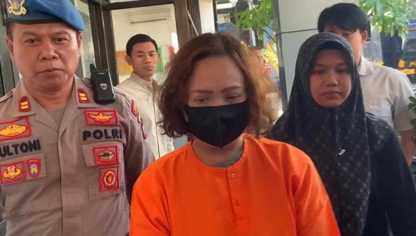 Wanita Berambut Pirang di Ponorogo Tipu 6 Pria Lewat Aplikasi MiChat Wanita Berambut Pirang di Ponorogo Tipu 6 Pria Lewat Aplikasi MiChat