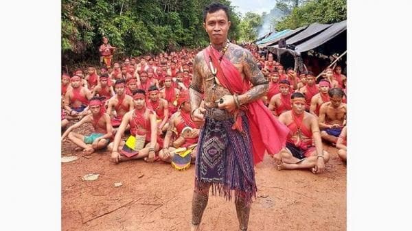 Lebih Dekat dengan Panglima Jilah, Panglima Perang Suku Dayak Kalimantan yang Paling Ditakuti Lebih Dekat dengan Panglima Jilah, Panglima Perang Suku Dayak Kalimantan yang Paling Ditakuti