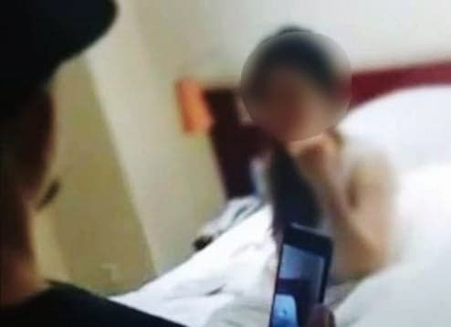 Kepergok Bugil Dalam Kamar, Pasangan Mesum di Solok Kena Razia Petugas Kepergok Bugil Dalam Kamar, Pasangan Mesum di Solok Kena Razia Petugas