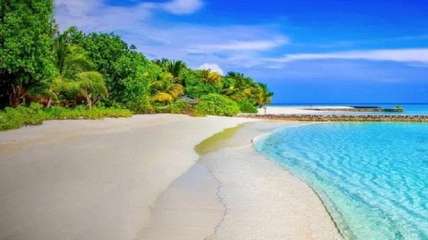 Pantai Tar Alam di Sampang, Keindahan Tersembunyi yang Harus Kamu Kunjungi! Pantai Tar Alam di Sampang, Keindahan Tersembunyi yang Harus Kamu Kunjungi!