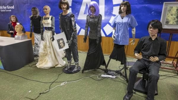 Apakah Robot Dengan Kecerdasan Buatan Masih Bisa Dipercaya Manusia? Ini Jawabannya Apakah Robot Dengan Kecerdasan Buatan Masih Bisa Dipercaya Manusia? Ini Jawabannya