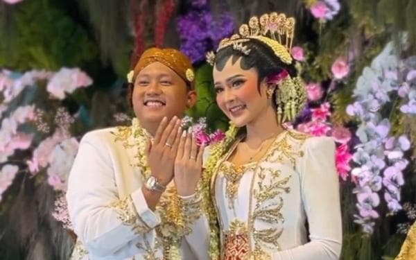 Resmi Menikah, Denny Caknan Lompat Kegirangan setelah Ijab Kabul Resmi Menikah, Denny Caknan Lompat Kegirangan setelah Ijab Kabul