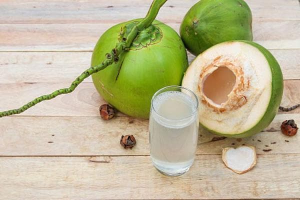 6 Manfaat Air Kelapa untuk Diet hingga Percantik Kulit,Tips Mengonsumsinya 6 Manfaat Air Kelapa untuk Diet hingga Percantik Kulit,Tips Mengonsumsinya