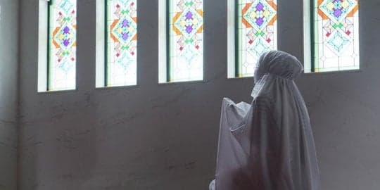 13 Manfaat Tahajud yang Luar Biasa Beserta Ayat Al-Qur`an dan Hadist yang Mendasari 13 Manfaat Tahajud yang Luar Biasa Beserta Ayat Al-Qur`an dan Hadist yang Mendasari