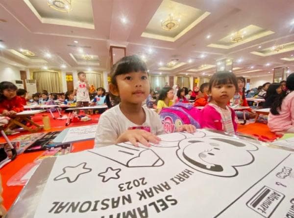 Semarak Hari Anak Nasional, Ratusan Anak Ikuti Lomba Mewarnai Alfamart Kodomo Semarak Hari Anak Nasional, Ratusan Anak Ikuti Lomba Mewarnai Alfamart Kodomo