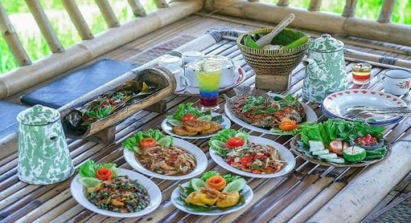 5 Tempat Makan Enak di Garut, Rekomendasi Wisata Kuliner Saat Liburan Akhir Pekan 5 Tempat Makan Enak di Garut, Rekomendasi Wisata Kuliner Saat Liburan Akhir Pekan