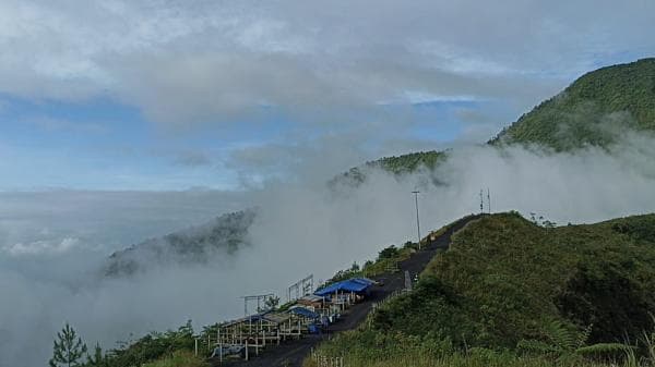 Pesona Negeri di Atas Awan Gunung Galunggung Tasikmalaya Pesona Negeri di Atas Awan Gunung Galunggung Tasikmalaya