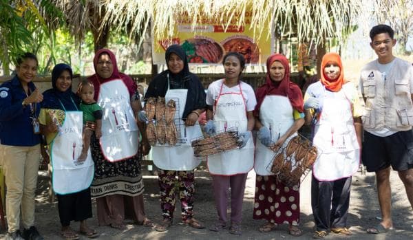 Ikan Asap khas Alor Besar, Bisa menjadi Oleh Oleh Kabupaten Alor dan Mulai Diminati Ikan Asap khas Alor Besar, Bisa menjadi Oleh Oleh Kabupaten Alor dan Mulai Diminati