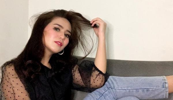 Biodata dan Agama Masayu Clara, Aktris FTV Cantiyang Baru Saja Melahirkan Anak Kembar Biodata dan Agama Masayu Clara, Aktris FTV Cantiyang Baru Saja Melahirkan Anak Kembar