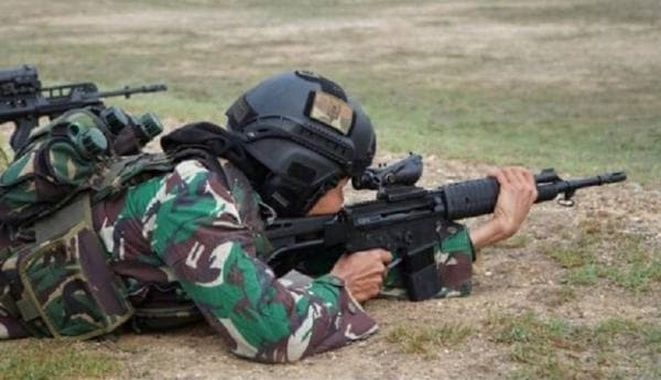 Ganasnya Senapan Serbu SS1-V1 Buatan Pindad, Helm Tempur dan Rompi Anti Peluru Marinir AS Jebol Ganasnya Senapan Serbu SS1-V1 Buatan Pindad, Helm Tempur dan Rompi Anti Peluru Marinir AS Jebol