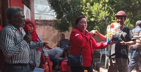 Memeriahkan HUT RI ke 78, PDIP Alor Bagi Sembako Memeriahkan HUT RI ke 78, PDIP Alor Bagi Sembako