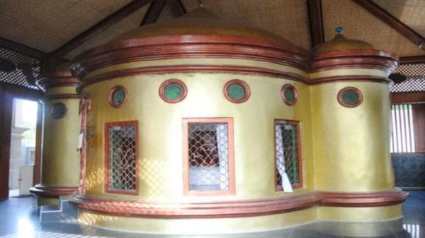 Kisah Mbah Sambu, Penyebar Islam di Lasem, yang Berhasil Mengatasi para Perompak Kisah Mbah Sambu, Penyebar Islam di Lasem, yang Berhasil Mengatasi para Perompak