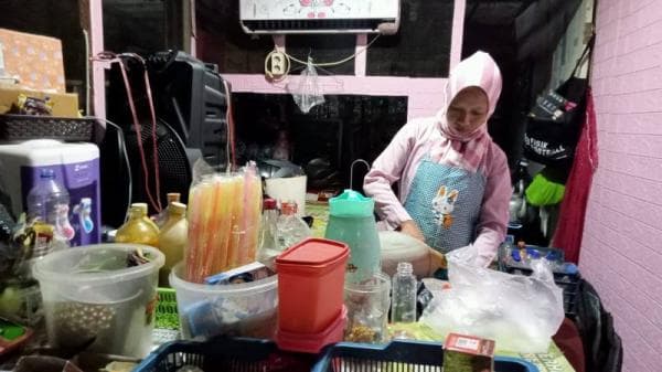 Bakul Jamu, Menikmati Lezatnya Jamu Tradisional di Kota Cilegon Bakul Jamu, Menikmati Lezatnya Jamu Tradisional di Kota Cilegon