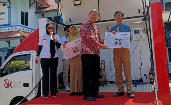 OJK Tegal Ajak Pelajar Budaya Menabung OJK Tegal Ajak Pelajar Budaya Menabung