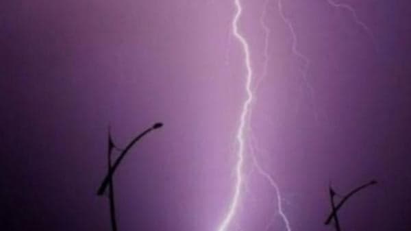 Sungguh Ajaib, Dua Kali Disambar Petir, Seorang Pria di China Masih Hidup Sungguh Ajaib, Dua Kali Disambar Petir, Seorang Pria di China Masih Hidup