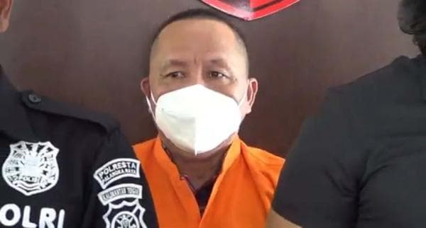 Kepala Desa Cemburu Tusuk Punggung Istri Siri saat Main Game Bareng Pria Lain Kepala Desa Cemburu Tusuk Punggung Istri Siri saat Main Game Bareng Pria Lain