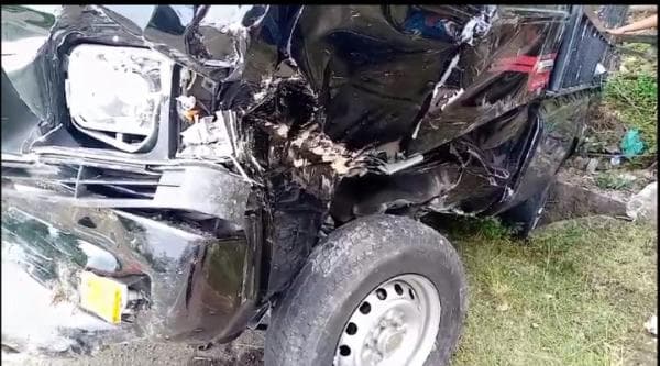 Mobil Pikap Tabrak Motor hingga Terpental Ke Parit di Pidie Jaya, Korban Dilarikan Ke RSUD Mobil Pikap Tabrak Motor hingga Terpental Ke Parit di Pidie Jaya, Korban Dilarikan Ke RSUD