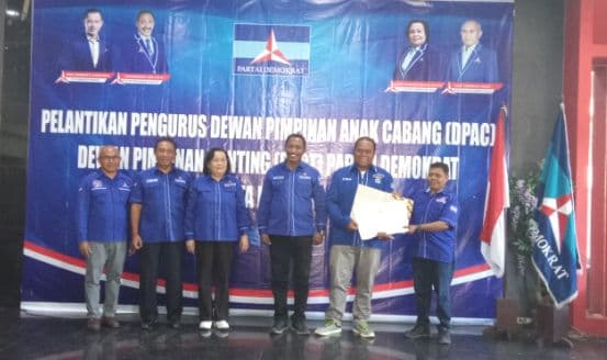 Pengurus Dewan Pimpinan Anak Cabang dan Dewan Pimpinan Ranting Demokrat Kota Kupang Dikukuhkan Pengurus Dewan Pimpinan Anak Cabang dan Dewan Pimpinan Ranting Demokrat Kota Kupang Dikukuhkan