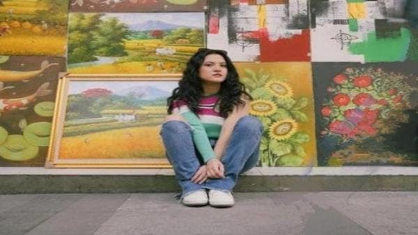 Lihat Potret Mantan Kekasih El Rumi, Duduk Ngemper di Pinggir Jalan Lihat Potret Mantan Kekasih El Rumi, Duduk Ngemper di Pinggir Jalan