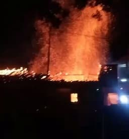 Breaking News : Bangunan SMA Negeri 1 Indramayu Terbakar