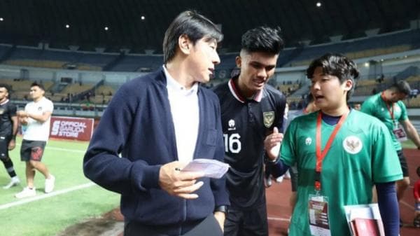 Sedih Kontrak akan Berakhir, Penerjemah Sebut Shin Tae-yong Cinta Sepak BoIa Indonesia dengan Tulus Sedih Kontrak akan Berakhir, Penerjemah Sebut Shin Tae-yong Cinta Sepak BoIa Indonesia dengan Tulus