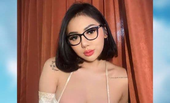 Deretan Potret Hot Meli 3GP Bikin Resah Netizen, Ada Pose Dress Melorot Deretan Potret Hot Meli 3GP Bikin Resah Netizen, Ada Pose Dress Melorot