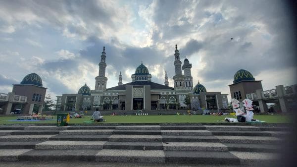 Jadwal Sholat Kabupaten Tasikmalaya, Jumat 22 September 2023 atau 7 Rabiul Awal 1445 Hijriah Jadwal Sholat Kabupaten Tasikmalaya, Jumat 22 September 2023 atau 7 Rabiul Awal 1445 Hijriah