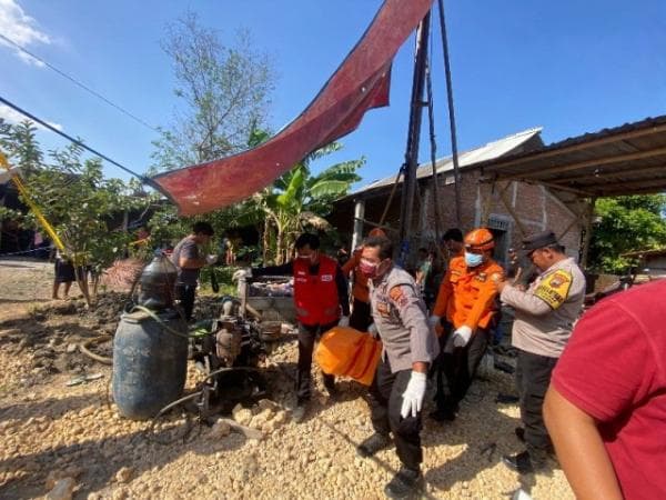 Rambut Tersangkut Mesin, Pekerja Sumur Bor Meninggal Dunia Dengan Kondisi Mengenaskan Rambut Tersangkut Mesin, Pekerja Sumur Bor Meninggal Dunia Dengan Kondisi Mengenaskan