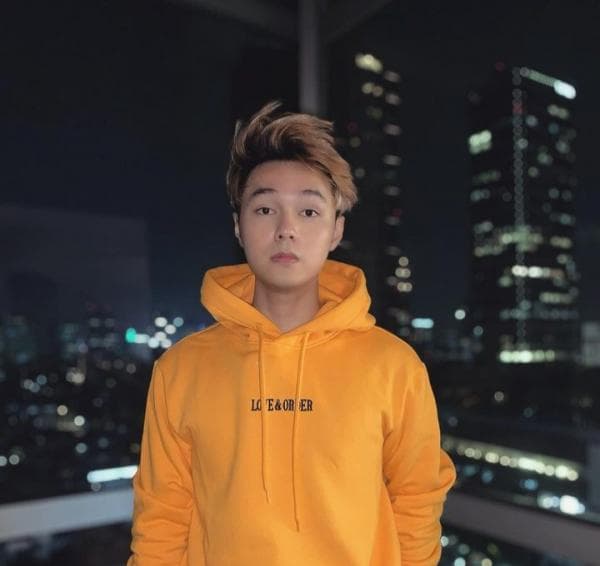 Profil dan Biodata Teguh Suwandi, Youtuber Ganteng yang Dijuluki Lord Teguh Punya Gaji Rp100 Juta Profil dan Biodata Teguh Suwandi, Youtuber Ganteng yang Dijuluki Lord Teguh Punya Gaji Rp100 Juta
