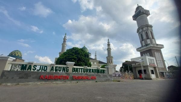 Jadwal Sholat Kabupaten Tasikmalaya, Minggu 24 September 2023 atau 9 Rabiul Awal 1445 Hijriah Jadwal Sholat Kabupaten Tasikmalaya, Minggu 24 September 2023 atau 9 Rabiul Awal 1445 Hijriah