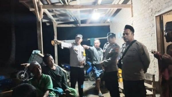 Dihantam Ombak Besar Kapal Payang Kota Agung Tenggelam ,12 ABK Selamat Dihantam Ombak Besar Kapal Payang Kota Agung Tenggelam ,12 ABK Selamat