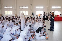 KAI Mengajar di SMK Negeri 7 Semarang, Sosialisasi Bahaya Melempari Kereta