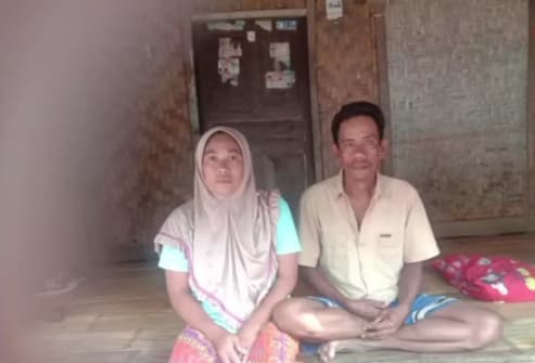 Derita Warga Pandeglang, 10 Tahun Anak Perempuannya Tak Kembali Usai Dibawa Penyalur Tenaga Kerja Derita Warga Pandeglang, 10 Tahun Anak Perempuannya Tak Kembali Usai Dibawa Penyalur Tenaga Kerja