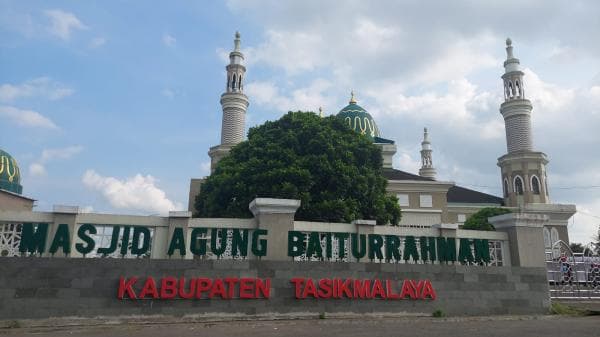 Jadwal Sholat Kabupaten Tasikmalaya, Rabu 27 September 2023 atau 12 Rabiul Awal 1445 Hijriah Jadwal Sholat Kabupaten Tasikmalaya, Rabu 27 September 2023 atau 12 Rabiul Awal 1445 Hijriah