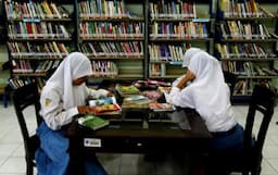 Minat Baca Pelajar di Surabaya Tumbuh, Tercatat 52 Ribu Orang Kunjungi Perpustakaan per-Bulan