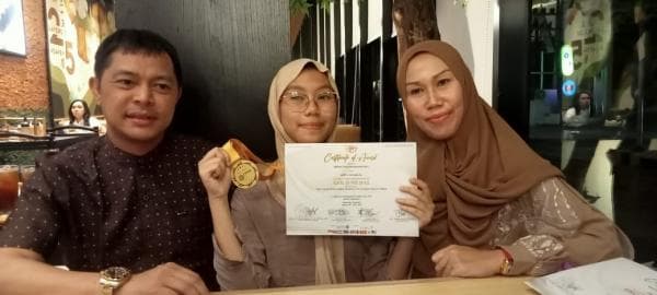 Ciptakan Pasta Gigi Berbasis Minyak Kelapa, Rahima Carissa Raih Medali Emas di Ajang IIIEX 2023 Ciptakan Pasta Gigi Berbasis Minyak Kelapa, Rahima Carissa Raih Medali Emas di Ajang IIIEX 2023