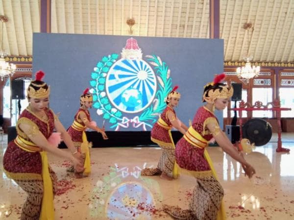 Lir Ilir Salah Satu dari 8 Lagu Khas Jawa Tengah yang Paling Populer Sepanjang Masa Lir Ilir Salah Satu dari 8 Lagu Khas Jawa Tengah yang Paling Populer Sepanjang Masa