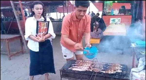Nikmatnya Hidangan Ikan Bakar di Pantai Teluk Batako, Wisatawan Dijamin Ketagihan! Nikmatnya Hidangan Ikan Bakar di Pantai Teluk Batako, Wisatawan Dijamin Ketagihan!