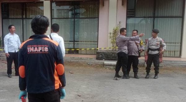 Mahasiswi UMY Tewas Terjatuh dari Lantai 4, Telan 20 Pil Bodrex dan Menangis Histeris Mahasiswi UMY Tewas Terjatuh dari Lantai 4, Telan 20 Pil Bodrex dan Menangis Histeris