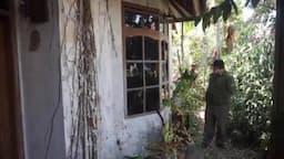 Miris! Perempuan Tua Hidup tanpa Air dan Listrik di Rumah Mewah Terbengkalai di Bandung